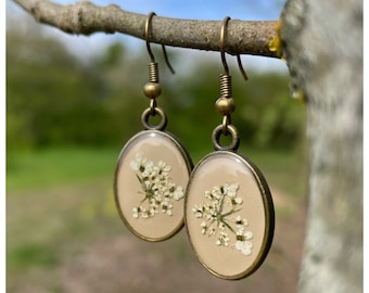 sand-colored earrings | oval shape | real wild carrot flowers | bronze colored