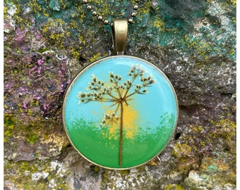 colorful long necklace | big trailer | real wild carrot blossoms | round | color mix | bronze colored