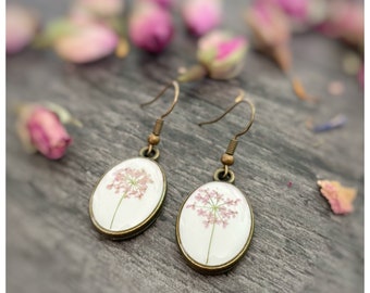 romantic earrings | oval | real wildflowers | white | bronze