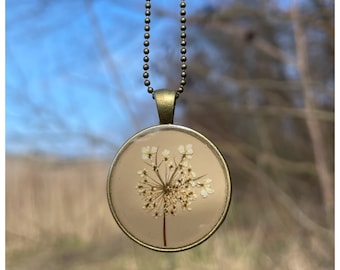 sand colored necklace | real wild carrot blossoms jewel | round | bronze colored