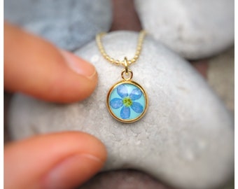 delicate ball chain | real forget-me-not blossom | minimalist pendant | gold colored | Light Blue