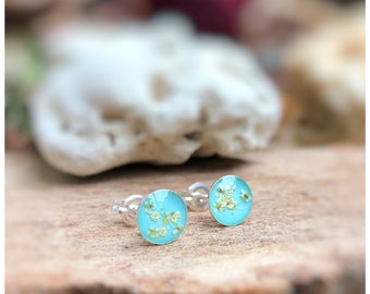 mini stud earrings real silver with real wild carrot flowers light blue 6 mm diameter gift idea from the heart small earrings