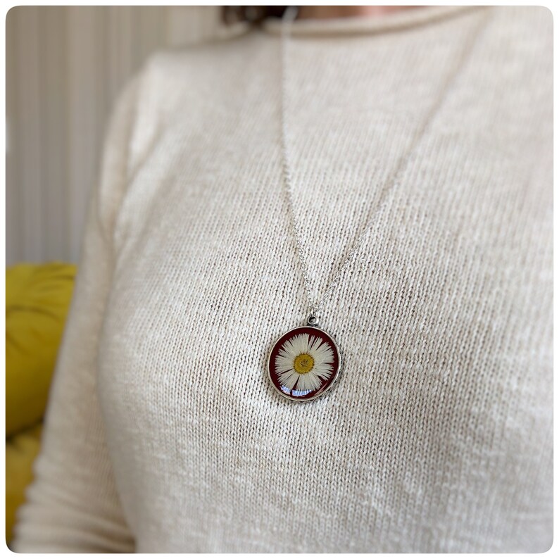 Antique look around Thousand-beautiful grey daisy necklace silver-coloured