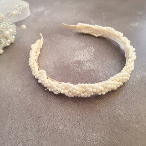 Pearl Bead Headband on flexible gold tone alice band twisted design approximately 18mm wide