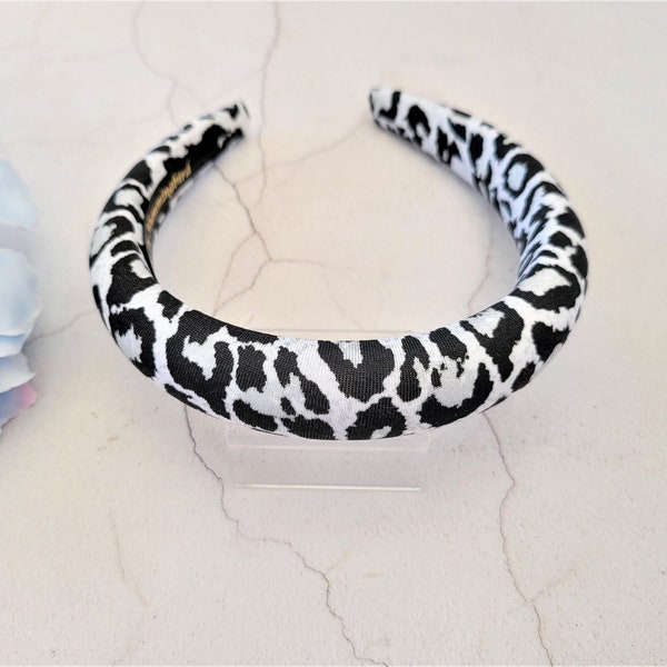 Bandeau profondément rembourré à imprimé animal léopard dans un dôme noir et blanc de style matador Rembourrage de 2,5 cm de large