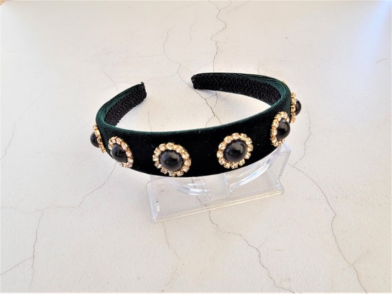  EMERALD GREEN JEWELED BLACK VELEVET HEADBAND | NWOT Green Velvet Jewelled Headband, Black Cabochon Diamante, 2.5  main image 3