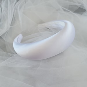 Weißes Seiden-Stirnband mit abgerundeter Polsterung Duchess Satin 4 cm breit 2 cm hoch Braut Kopfschmuck Bild 2