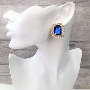 Beautiful sparkly large Sapphire Blue Crystal rhinestone diamante stud CLIP ON drop earrings in Gold Tone Cluster Rectangular Design