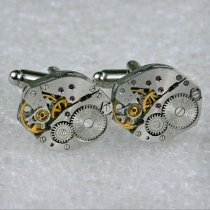SALE...Oval Uhrwerk Manschettenknöpfe, Steampunk Manschettenknöpfe. Steampunk Schmuck. Vintage Uhrwerk Manschettenknöpfe