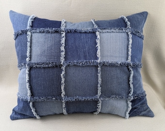 アップサイクルジーンズから作られた25インチ x 25インチのデニム