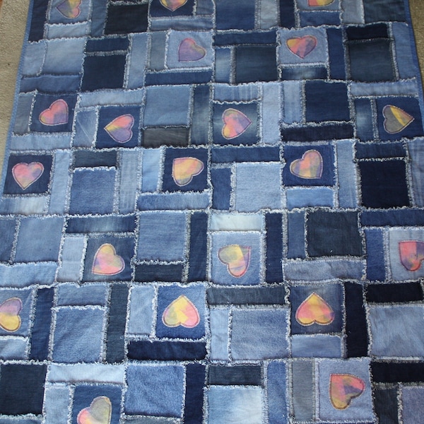 Denim Patchwork Heart Rag Quilt aus upcycled Jeans , Denim Picknick oder Gebrauchsdecke oder Quilt