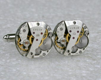 VERKOOP... Bekijk beweging manchetknopen, Steampunk manchetknopen. Steampunk sieraden, Vintage Clockwork Watch Movement manchetknopen