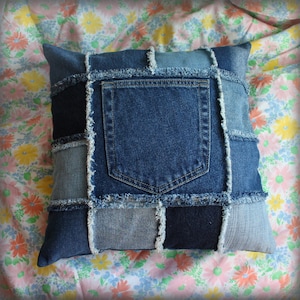 Denim Patchwork örngott tillverkat av återvunna jeans, Dekorativt örngott med ficka, organizer