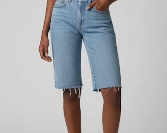 11,5 cm lange Jeans-Shorts mit rohem Saum