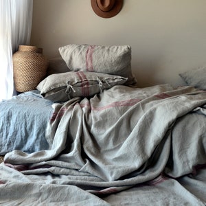 Vintage Grainsack Heavy Linen Coverlet ⎮Bed cover⎮Quilt ⎮Summer Blanket⎮Decorative Bed Throw. Red stripes / Natural base