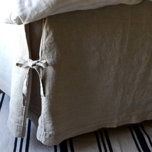 Box Pleated Linen Bedskirt With Ties. Dust ruffle. Valance. Full / Double, Queen and King sizes