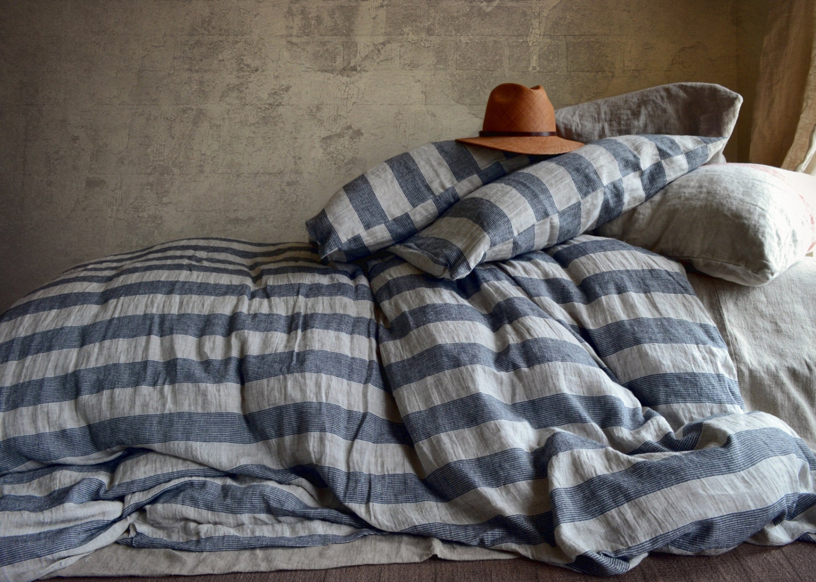 Country Cottage. Natural and Black Striped Stonewashed Linen Duvet