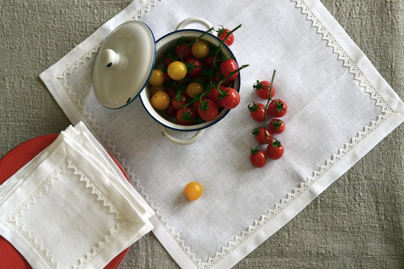 Linen Napkins Set of 7 in White with Linen Lace. Rustic Inspired Tablewares. image 3