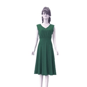 Waldgrün Brautjungfer Kleid. Abendkleid in Waldgrün. Knielanges Seidenkleid.