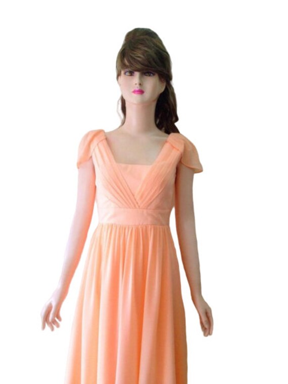 Peach Bridesmaid Dress. Peach Evening Dress. Chiffon Knee Length Dress.  Dress With Sleeves. - Etsy Denmark