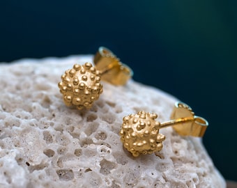 beaded gold earrings, Gold earrings studs textured, grain textured studs, organic studs, gold seed studs, delicate gold studs