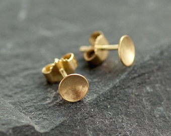 14 ct Gold circle earrings, Gold studs minimalist, 14K circle studs, bridal gift earrings, tiny gold studs 14K, domed circle earrings gold