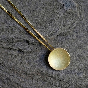 Minimalist 14K Gold Necklace – Fine Circle Pendant Ø 12 mm, Floating Design, Matte 585 Gold Cable Chain, solid gold necklace, birthday gift