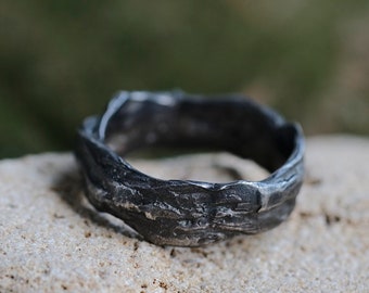 Dark ring men, Bark texture ring, rustic mens ring oxidized, black textured ring, organic ring silver, mens ring, gray plant texture ring
