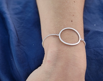 Minimal silver bracelet, silver bracelet matte, wristband circle subtle, cuff jewelry circle, circle bracelet subtle, 925 silver bracelet