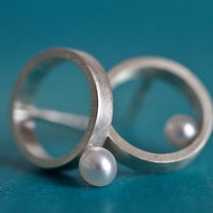 Pearl studs, pearl circular earrings, Pearl studs modern design, geometrical hollow earrings, circle pearl earrings, geometric pearl jewelry image 1