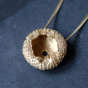 Gold Sea Urchin Necklace, gold-plated shell Necklace, long necklace gold, sea shell necklace, Sea urchin gold necklace, LARGE Ø 25 mm image 3