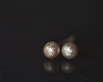 Silver bead studs, sterling pebble ear studs, stud earrings minimal, wedding studs globes, silver pebble earring, tiny earstuds silver