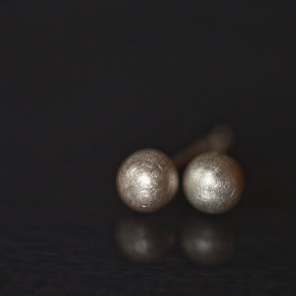 Silver bead studs, sterling pebble ear studs, stud earrings minimal, wedding studs globes, silver pebble earring, tiny earstuds silver