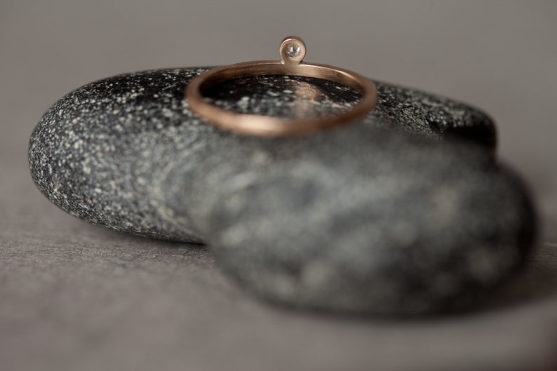 Rosegold 8k Diamond ring, engagement ring brilliant, hammered gold ring white stone, minimal diamond ring, matte gold, white diamond ring image 2