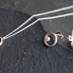 Pearl studs, pearl circular earrings, Pearl studs modern design, geometrical hollow earrings, circle pearl earrings, geometric pearl jewelry image 5