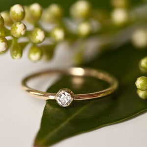 White diamond ring 14k gold, engagement ring brilliant, delicate gold ring white stone, minimal diamond ring, matt gold, white diamond ring