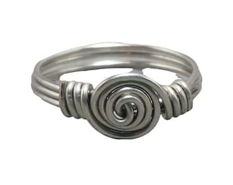 Handinslagen virvelring i silverton eller 925 sterlingsilver