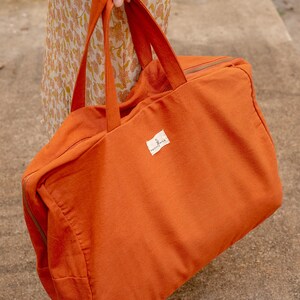 Terracotta organic cotton weekender bag image 2