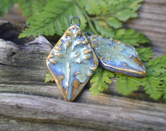 Nandina- Handmade Stoneware Botanical Focal Bead