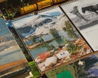 2026年 西部風景カレンダー 壁掛けアート アメリカ西部の山々、砂漠、平原の自然写真カレンダー 自然愛好家への贈り物