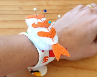 Wrist Pins Cushions Pumpkin Needle Pincushions Wearable Pincushion with Elastic Band for Sewing Quilting Pins Holder Blue SUMAJU Pin Cushion