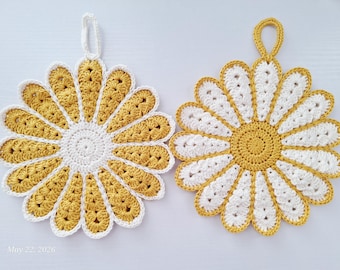 Double Thick Crochet Daisy Hot Pads, Kitchen Decor, Housewarming Gift