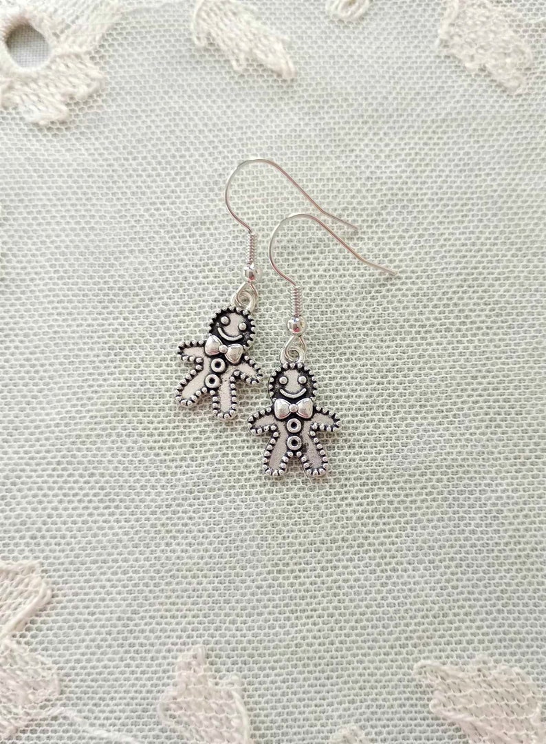 Gingerbread Men Earrings, Cute Jewellery Gift for Bakers Under 10, Festive Stocking Stuffer image 9