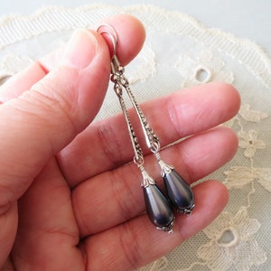 Art Deco Style Pearl Drop Earrings Roaring 20s Elegant Grey Earring