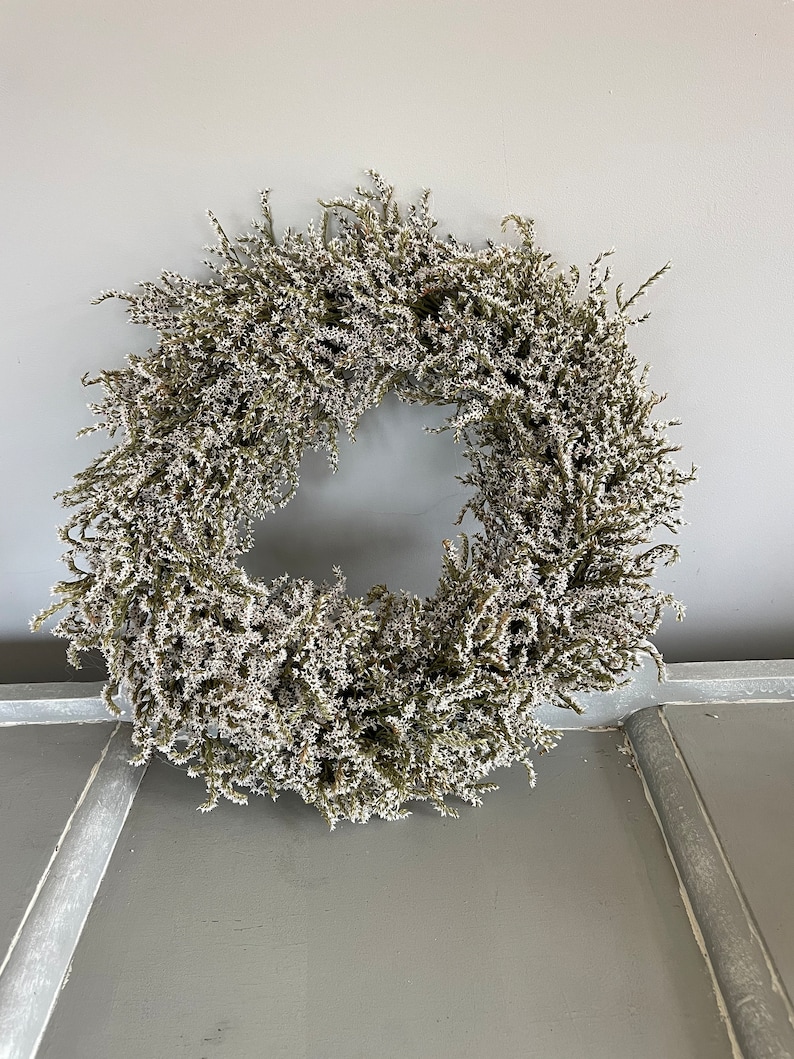 Dried flower wreath, limonium wreath, simple wreath, cottage wreath, Christmas wreath, white wreath, interior wreath. image 6