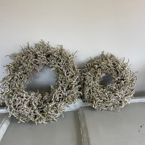 Dried flower wreath, limonium wreath, simple wreath, cottage wreath, Christmas wreath, white wreath, interior wreath. image 3