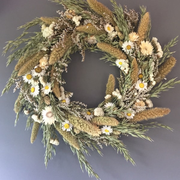 Dried flower wreath, gteen and white flower wall decor, green and white wreath, kitchen wreath, summer wreath, house decor