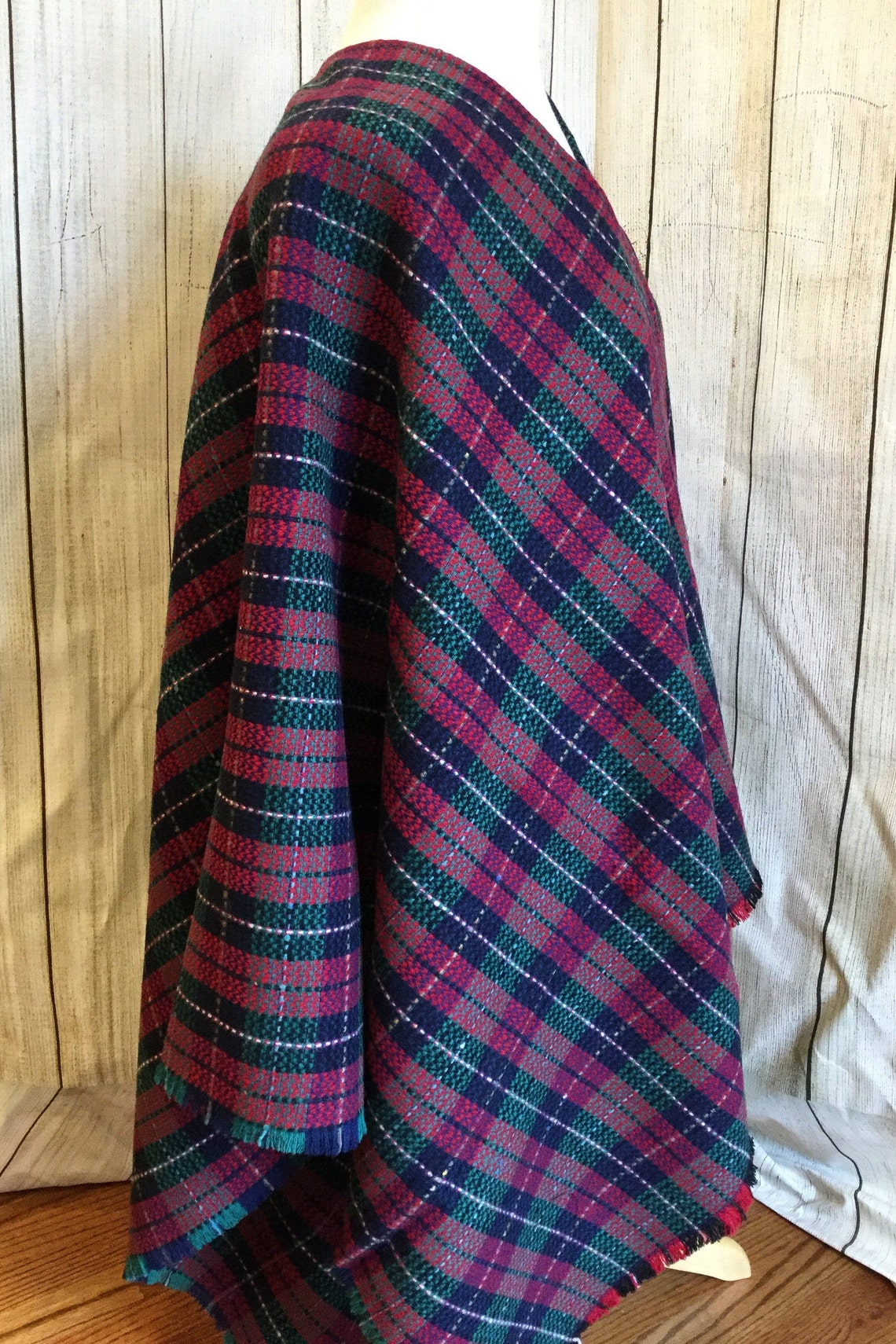 Heavy Poly/Wool Red/Green Plaid Poncho with Fringe - Etsy Italia
