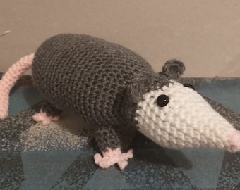 Peluche de zarigüeya/zarigüeya hecho a mano a crochet