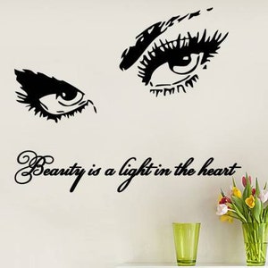 まつげメイクアップウォールデカール引用句美は光デカール目ビニールステッカー女の子の部屋保育園美容室ホームデコレーションアート壁画Ms285